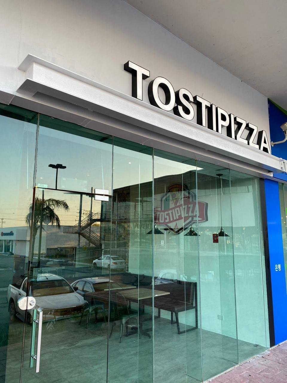 Tostipizza local 8